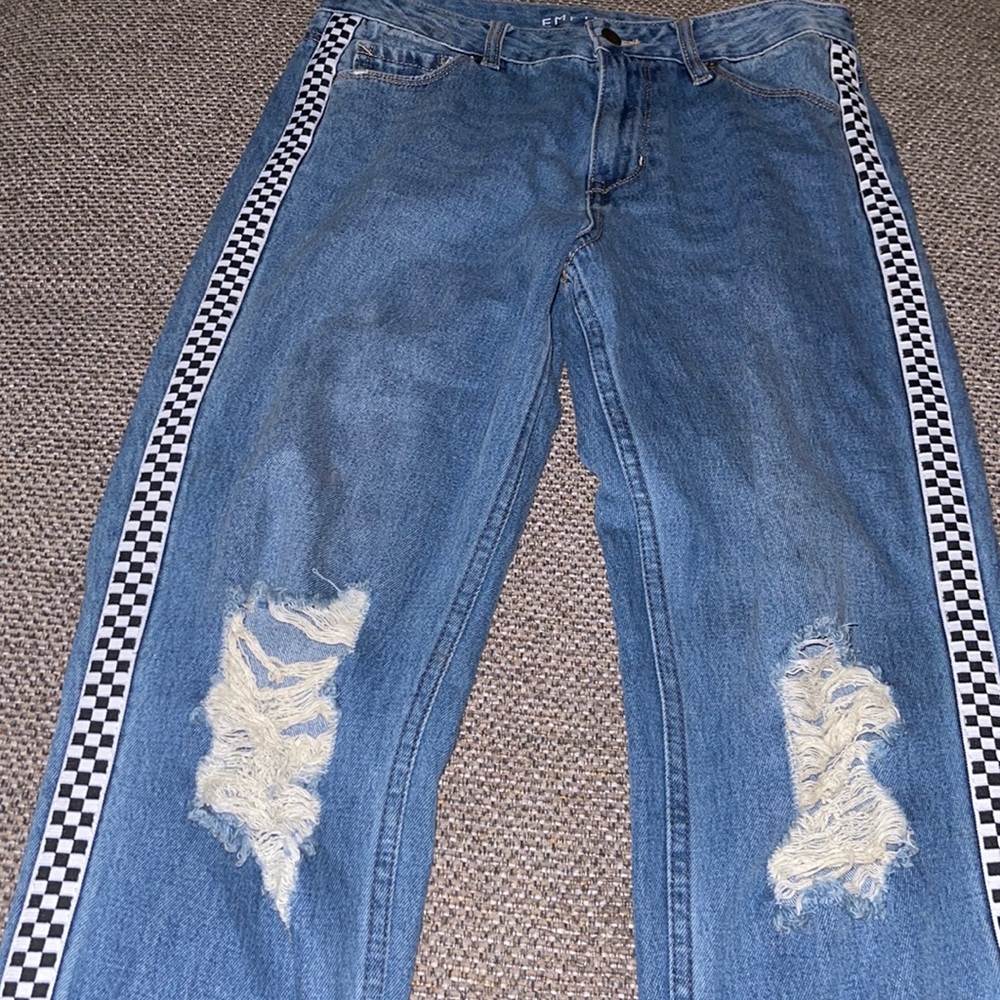 Juniors Zumiez mom jeans, Size 5.
